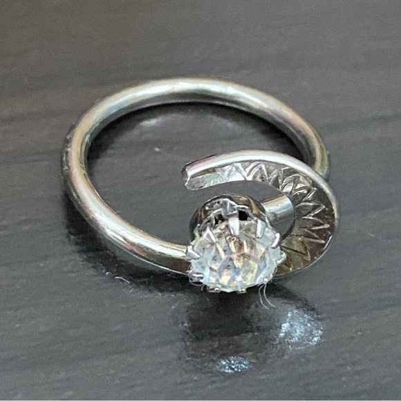 Silver-tone Clear CZ Stone Swirl Ring Size 6 - Picture 6 of 15